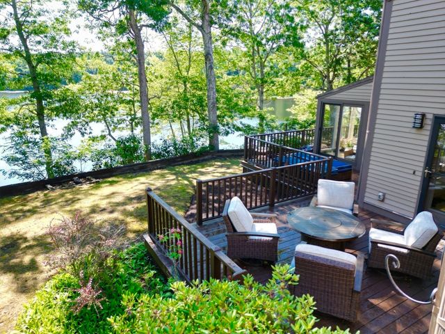 18 Marscot Way, Plymouth, MA 02360