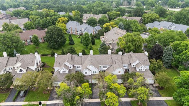 1211 Rhodes Lane, Naperville, IL 60540
