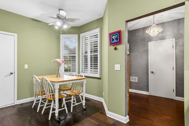 1211 Rhodes Lane, Naperville, IL 60540