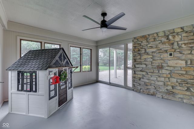 69 E Maple Drive, Franklin, IN 46131