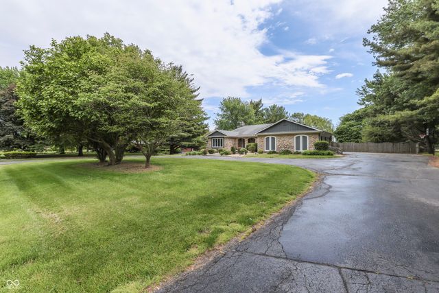 69 E Maple Drive, Franklin, IN 46131