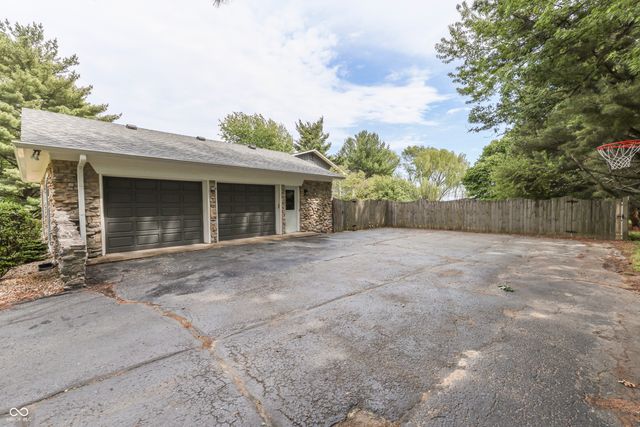 69 E Maple Drive, Franklin, IN 46131