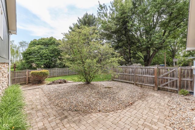 69 E Maple Drive, Franklin, IN 46131