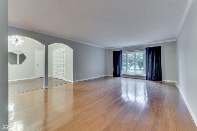 69 E Maple Drive, Franklin, IN 46131