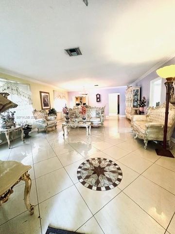 1551 Tyler St, Hollywood, FL 33020