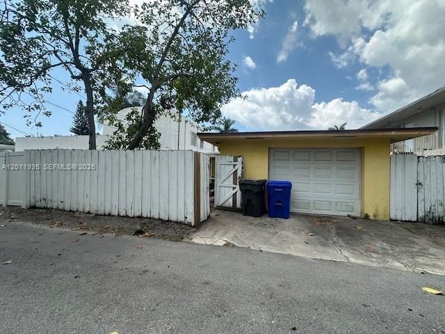 1551 Tyler St, Hollywood, FL 33020