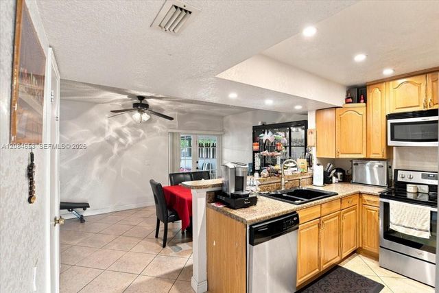 7597 NW 75th Avenue, Tamarac, FL 33321