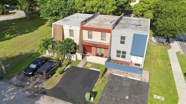 7597 NW 75th Avenue, Tamarac, FL 33321