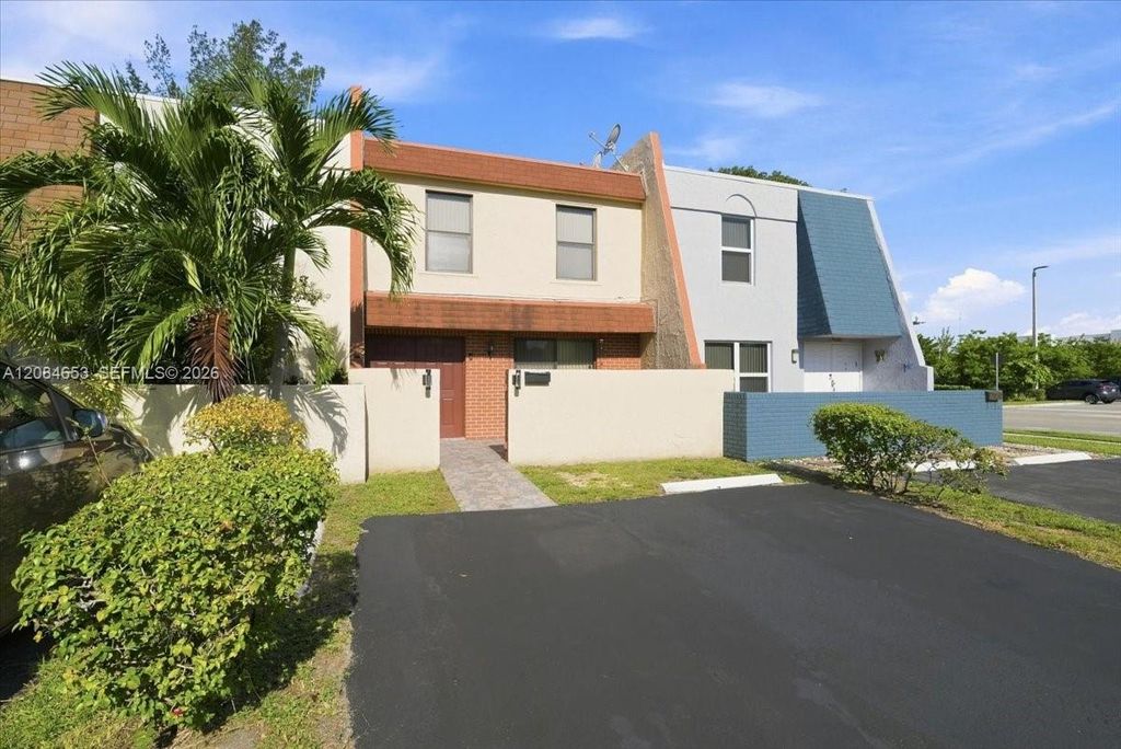 7597 NW 75th Avenue, Tamarac, FL 33321