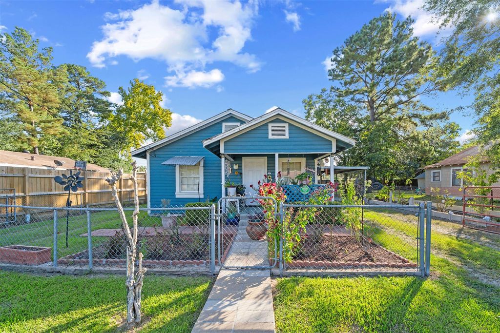 205 Smith Street, Cleveland, TX 77327