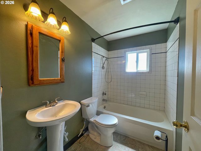 8155 N HAVEN Ave, Portland, OR 97203