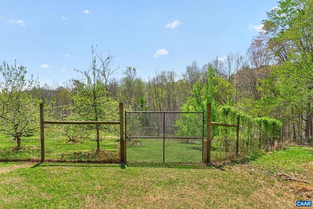 7087 DICK WOODS RD, Afton, VA 22920