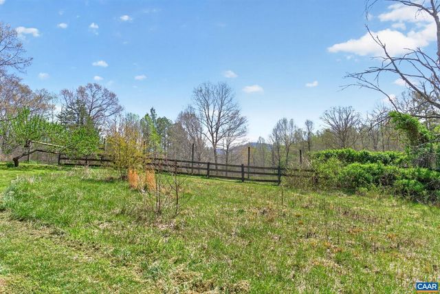 7087 DICK WOODS RD, Afton, VA 22920