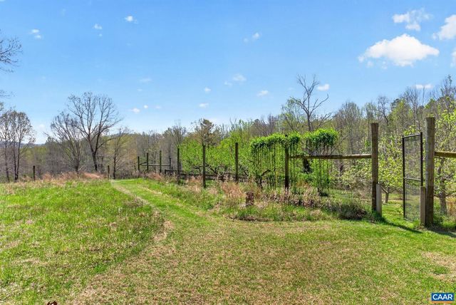 7087 DICK WOODS RD, Afton, VA 22920