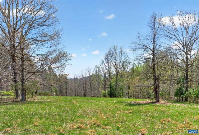 7087 DICK WOODS RD, Afton, VA 22920