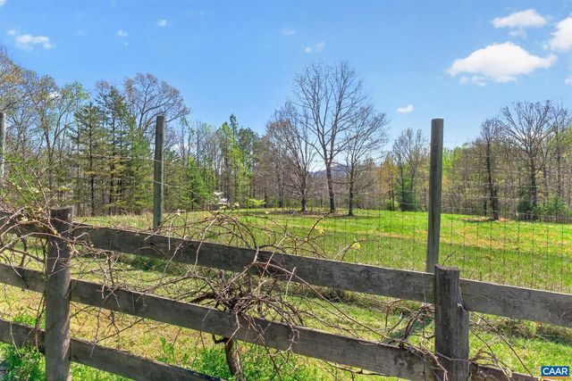 7087 DICK WOODS RD, Afton, VA 22920