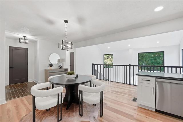 527 Lancelot Drive, Liberty, MO 64068