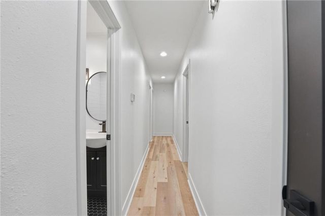 527 Lancelot Drive, Liberty, MO 64068