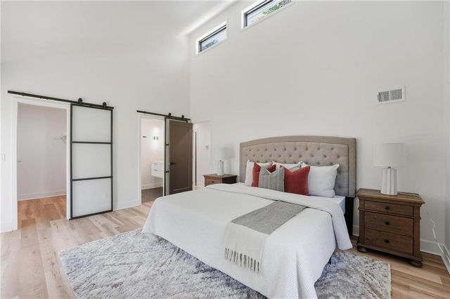 527 Lancelot Drive, Liberty, MO 64068