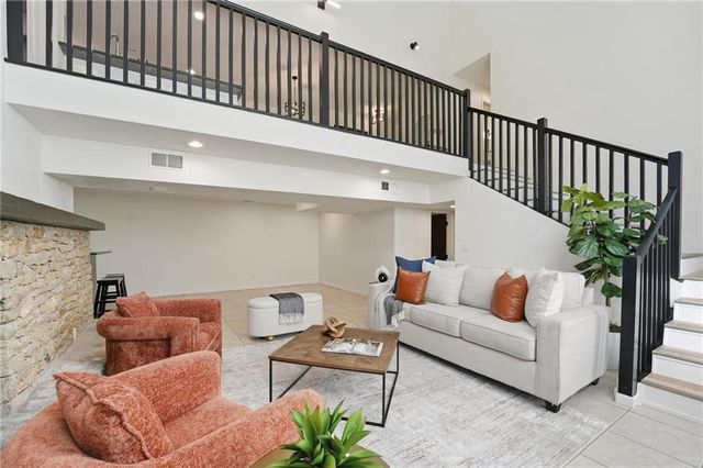 527 Lancelot Drive, Liberty, MO 64068