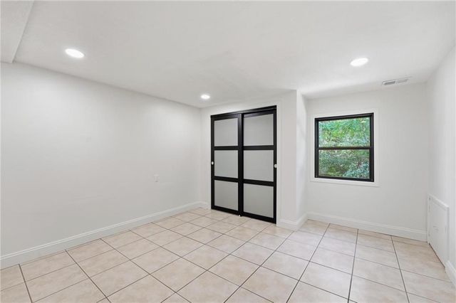 527 Lancelot Drive, Liberty, MO 64068