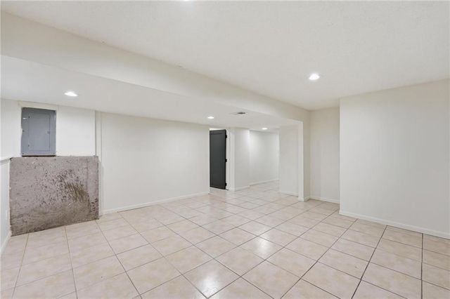 527 Lancelot Drive, Liberty, MO 64068