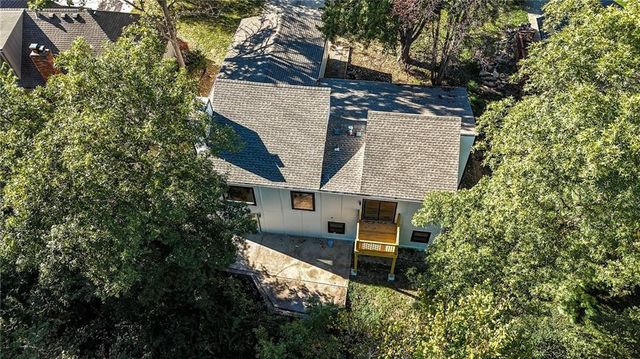 527 Lancelot Drive, Liberty, MO 64068