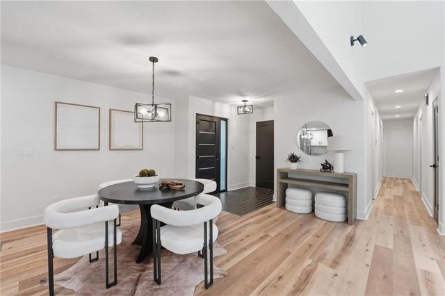 527 Lancelot Drive, Liberty, MO 64068