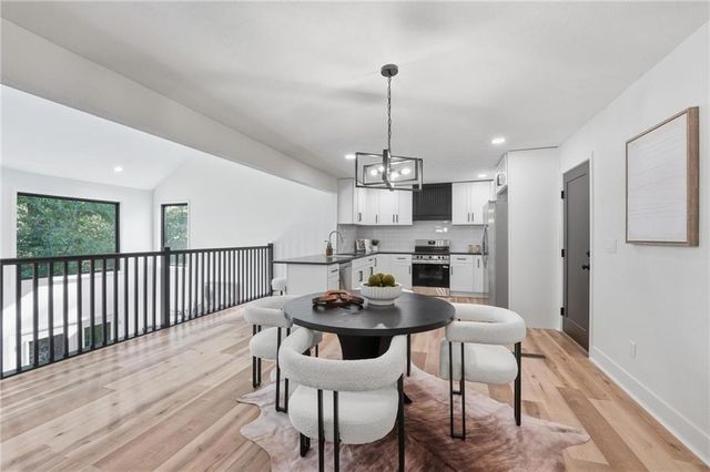 527 Lancelot Drive, Liberty, MO 64068