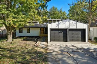 527 Lancelot Drive, Liberty, MO 64068