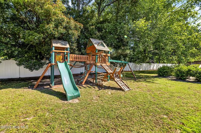 239 Buckingham Drive, Winterville, NC 28590