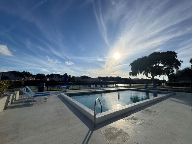 2018 SW 29th Court 6-B-2, Delray Beach, FL 33445