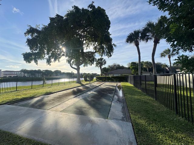 2018 SW 29th Court 6-B-2, Delray Beach, FL 33445