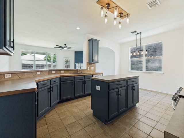 1005 Hockley Lane, Forney, TX 75126