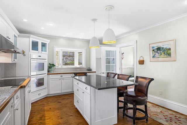 468 Main St, Amesbury, MA 01913