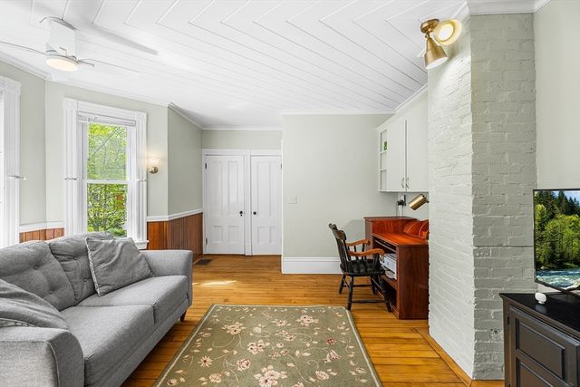 468 Main St, Amesbury, MA 01913