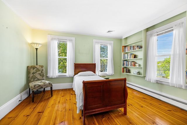 468 Main St, Amesbury, MA 01913