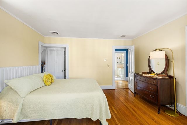 468 Main St, Amesbury, MA 01913