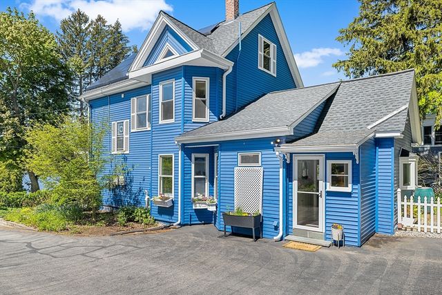 468 Main St, Amesbury, MA 01913
