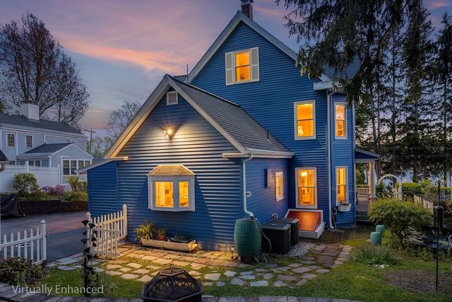 468 Main St, Amesbury, MA 01913