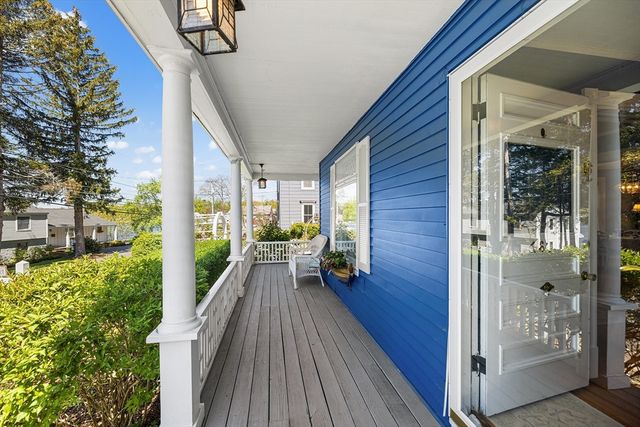 468 Main St, Amesbury, MA 01913