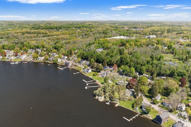 468 Main St, Amesbury, MA 01913