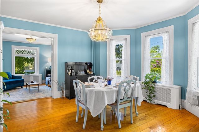 468 Main St, Amesbury, MA 01913