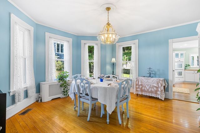 468 Main St, Amesbury, MA 01913