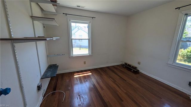 23 Laurel DR, Hampton, VA 23669