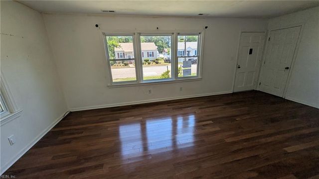 23 Laurel DR, Hampton, VA 23669