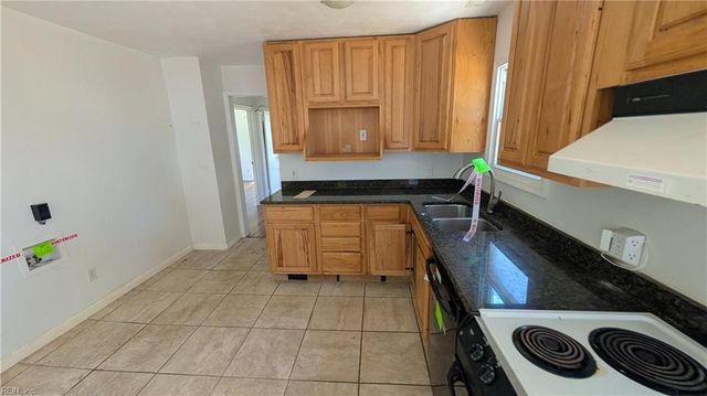23 Laurel DR, Hampton, VA 23669