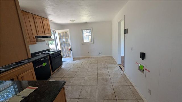 23 Laurel DR, Hampton, VA 23669
