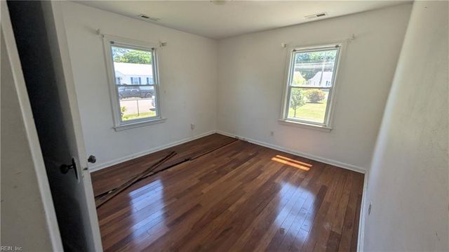 23 Laurel DR, Hampton, VA 23669