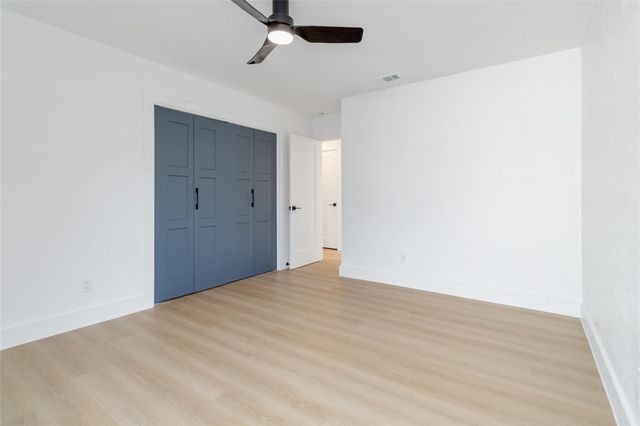 16 Country LN, Wimberley, TX 78676